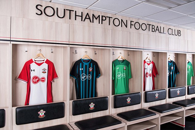 Chùm ảnh: Southampton ra mắt áo đấu mới theo phong cách cực độc - Bóng Đá
