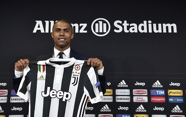 Buổi tập đầu tiên của Douglas Costa tại Juventus - Bóng Đá