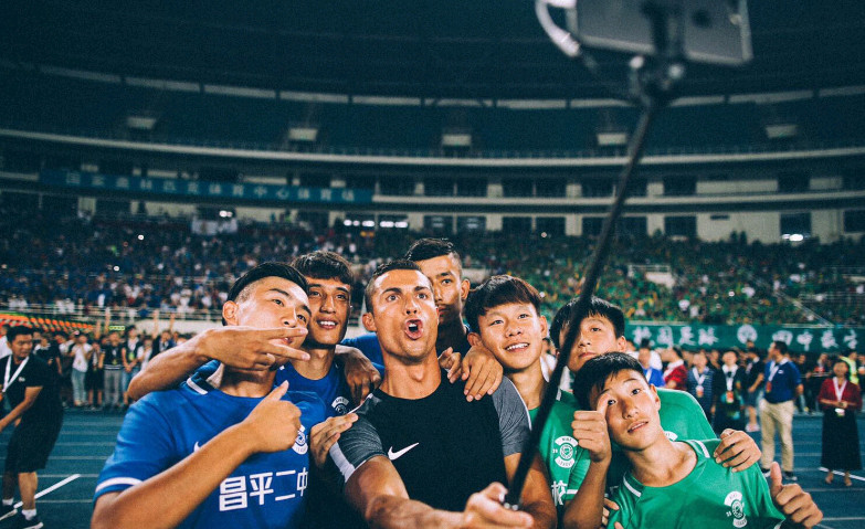 Ngày thứ 2 của Ronaldo tại Trung Quốc - Bóng Đá
