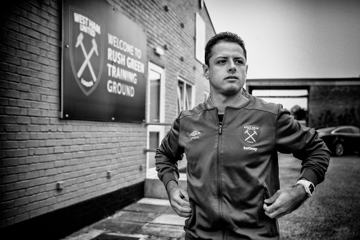 Ảnh Chicharito ra mắt West Ham - Bóng Đá