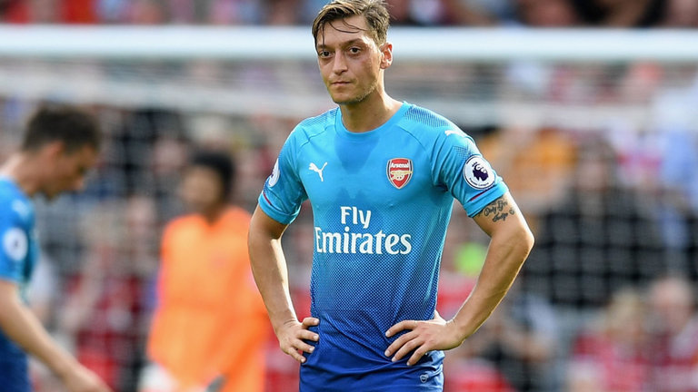 Arsenal thảm bại, Ozil đăng đàn xin lỗi NHM - Bóng Đá
