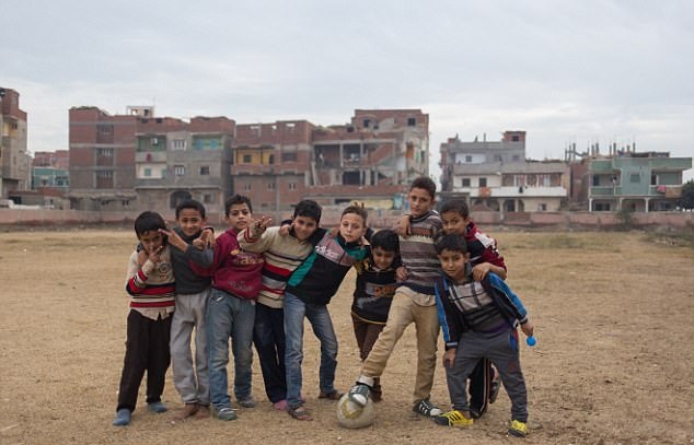 Ảnh cuộc sống cơ cực của Salah - Bóng Đá