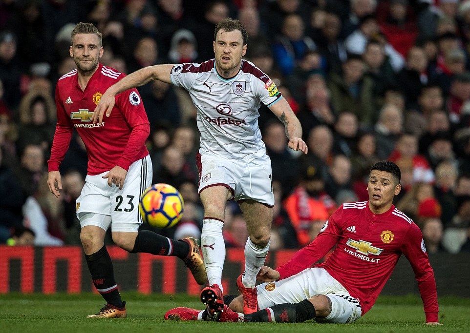 Ảnh bài viết Rojo bất lực nhìn Quỷ đỏ tặng quà cho Burnley