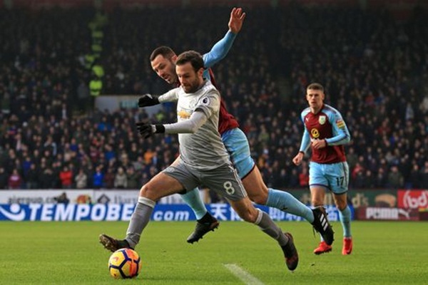 TRỰC TIẾP Burnley 0-0 Man Utd: Chủ nhà dồn ép mạnh mẽ (Hiệp 1) - Bóng Đá