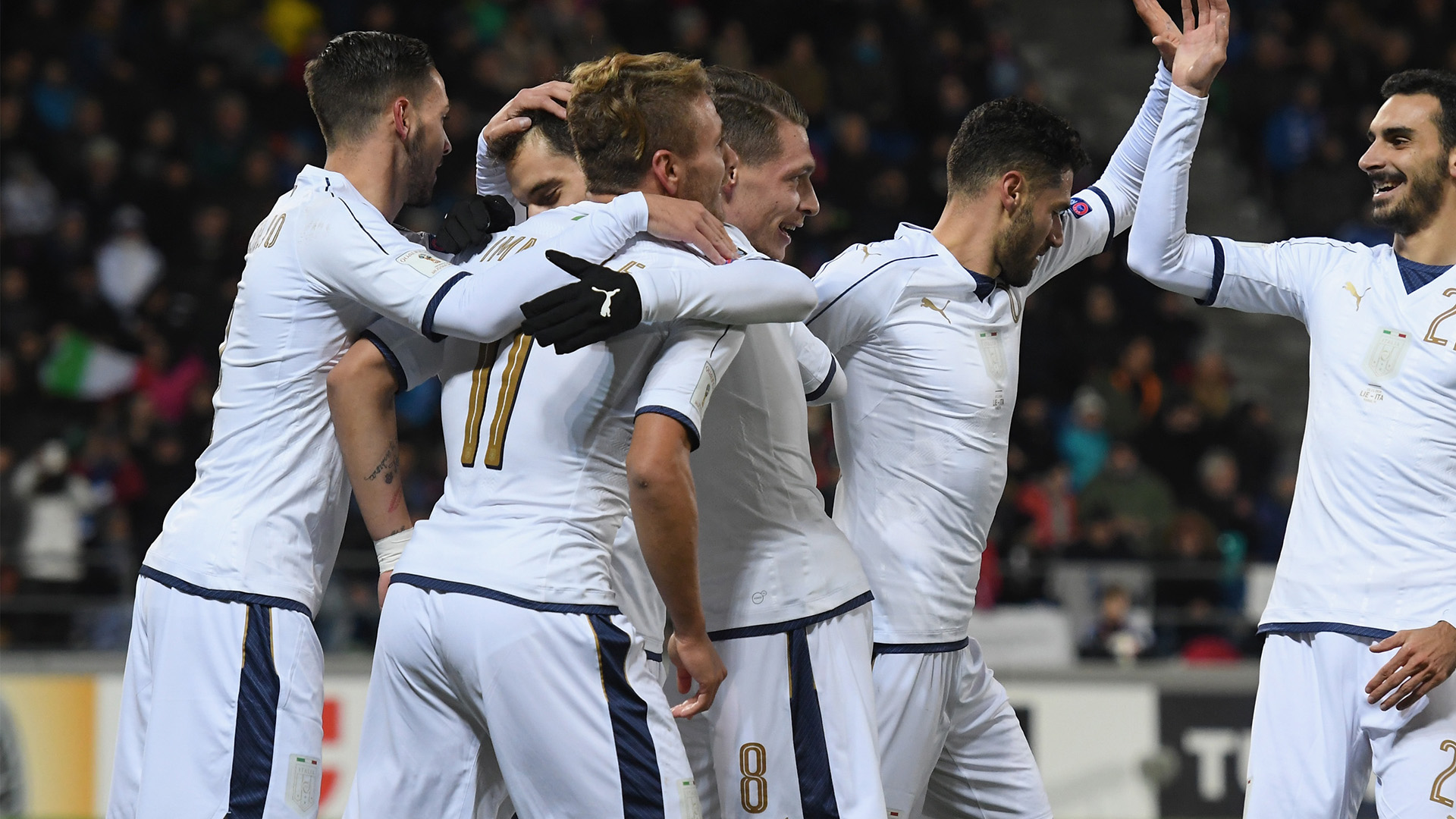 italy-celebrating-liechtenstein-italy-wcq-2018_1fbj6u0ah9chb1e2vbz2pwsaaa