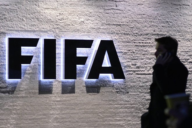 FIFA đang lao đao vì các quan chức liên tục dính chàm. Ảnh: Internet.