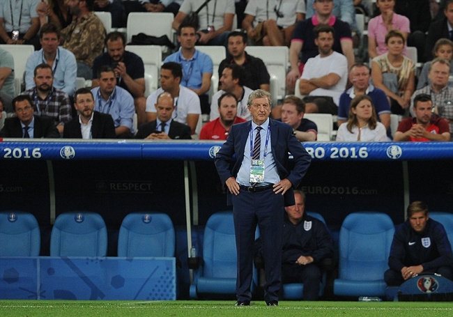 HLV Roy Hodgson còn nhiều việc phải làm để tuyển Anh có thể tiến xa tại EURO 2016. Ảnh: Internet.