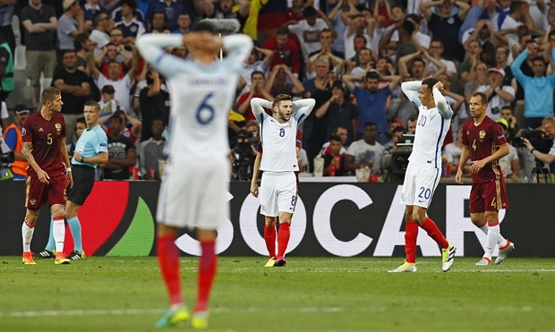 Đội tuyển Anh không thể giành trọn ba điểm trước gấu Nga ở trận ra quân tại VCK EURO 2016. Ảnh: Internet.