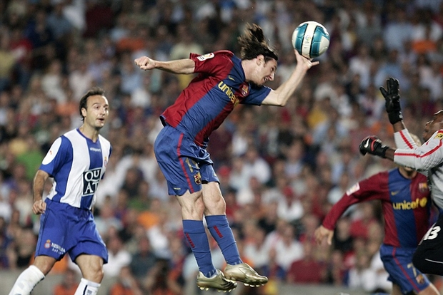 Nếu phải tìm ra một truyền nhân kế thừa đầy đủ phẩm chất của Maradona, người đó phải là Lionel Messi. Đầu tháng 6/2007, bàn thắng mang tên 