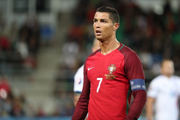 Ronaldo không thể ghi bàn trước Iceland dù đã có một số cơ hội tốt. Ảnh: Internet.