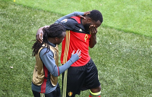 Lukaku khóc thút thít khi tỏa sáng giúp Bỉ đè bẹp Ireland