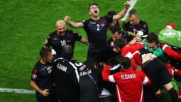 Ảnh bài viết Lượt cuối vòng bảng EURO 2016: Có 1 cặp đấu quyết định nhiều tấm vé