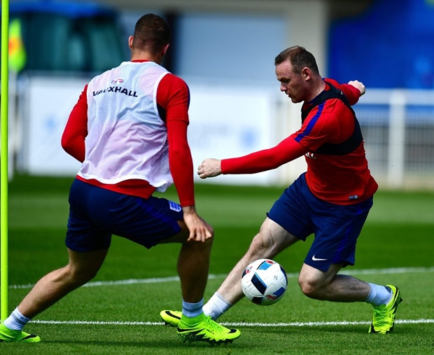 Ảnh bài viết Tập luyện quá tính cực, Rooney lại khiến fan lo lắng
