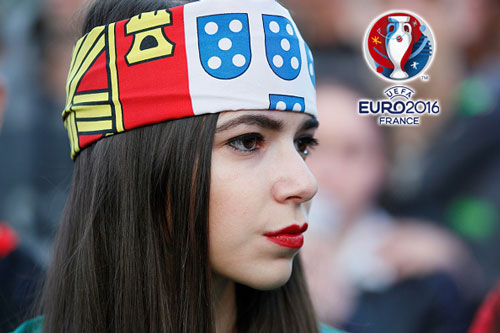 CĐV Bồ Đào Nha “thiêu đốt” khán đài EURO