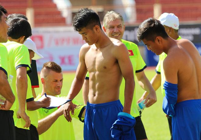 3 cầu thủ đội tuyển U19 Việt Nam gặp chấn thương