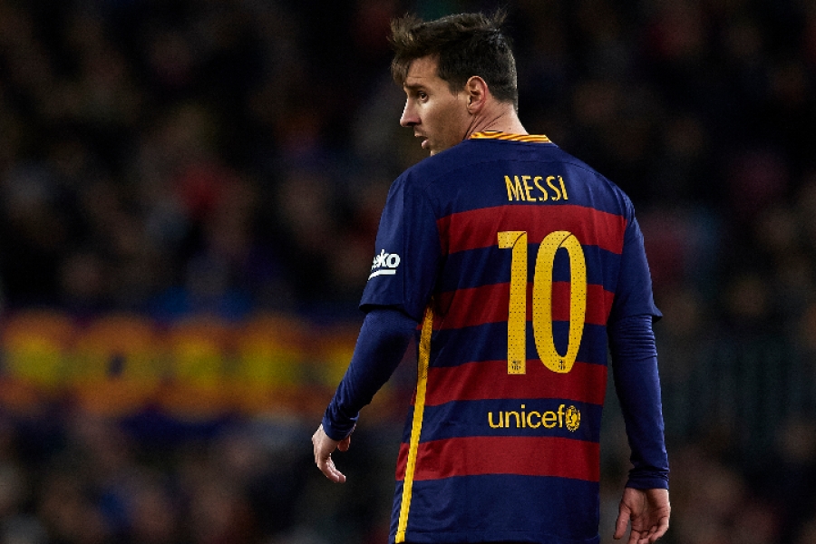 Cú sốc Messi: Đáng tiếc hay đáng trách?