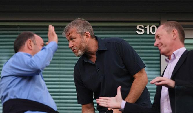 Tỷ phú Abramovich "nổi đóa" với Conte