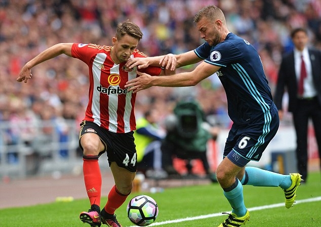 'Adnan Januzaj nên chứng tỏ mình thay vì chỉ trích MU'