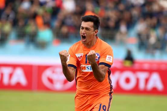 Gaston Merlo chạm 1 tay vào danh hiệu Vua phá lưới V-League 2016