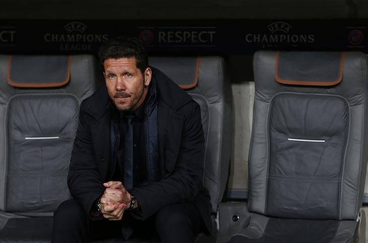 Simeone bị mất trộm khi đang ăn
