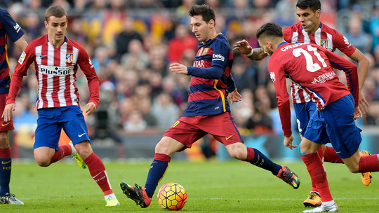 Barca vượt khó tại… Nou Camp