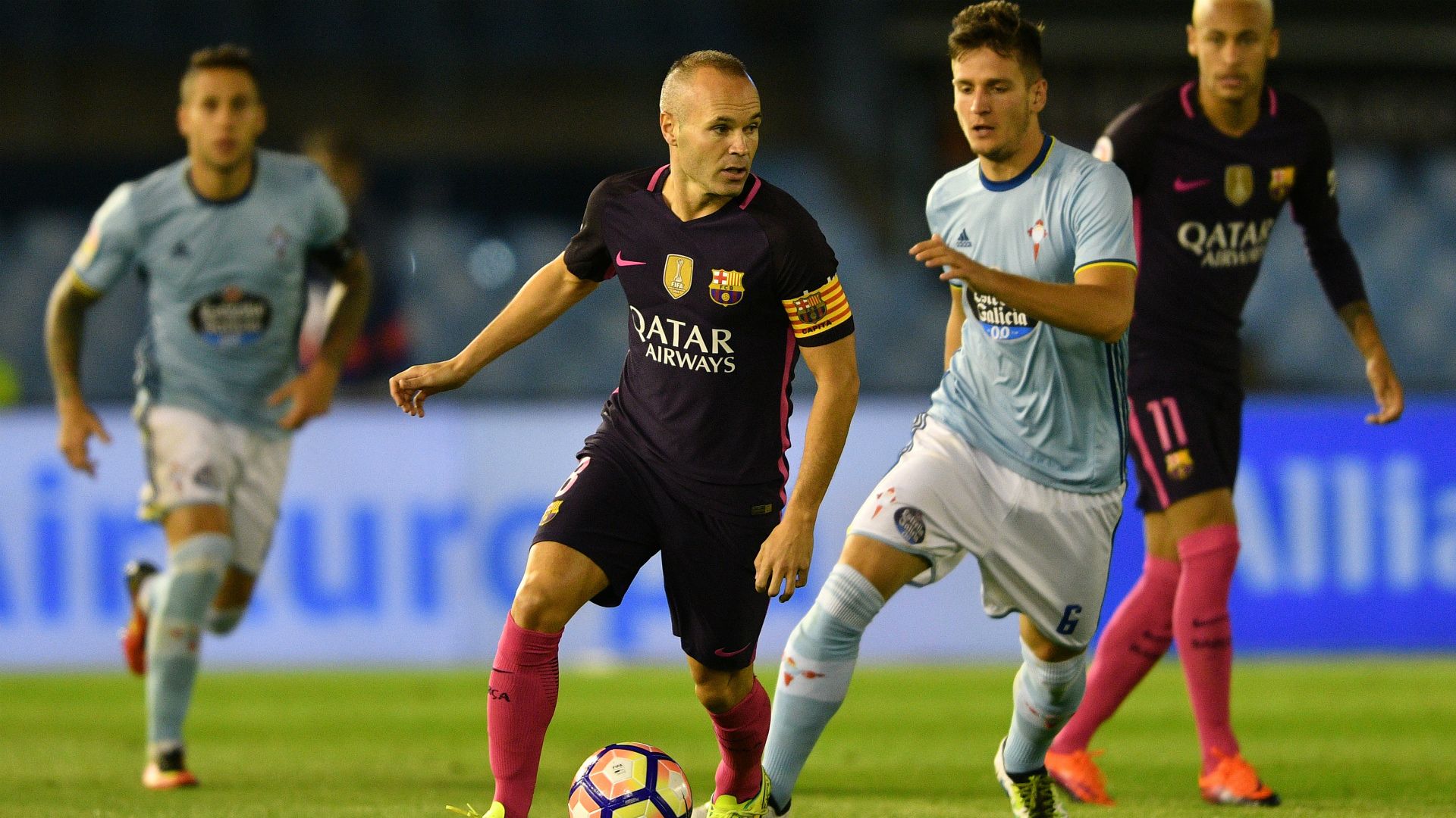 Barca thua đau, Iniesta "khóc" trên mạng xã hội