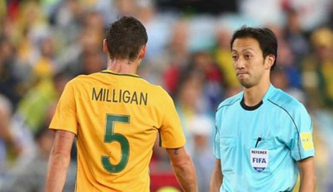 Vua thẻ Nhật Bản điều khiển chung kết lượt đi AFF Cup