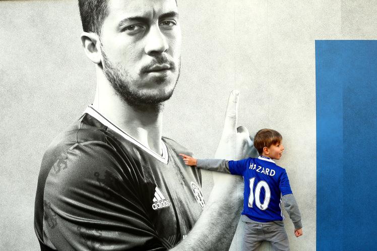 Hazard được ví với huyền thoại Arsenal