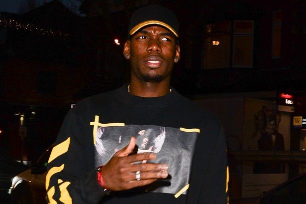 Pogba sành điệu đi ăn tối trước trận gặp Reading