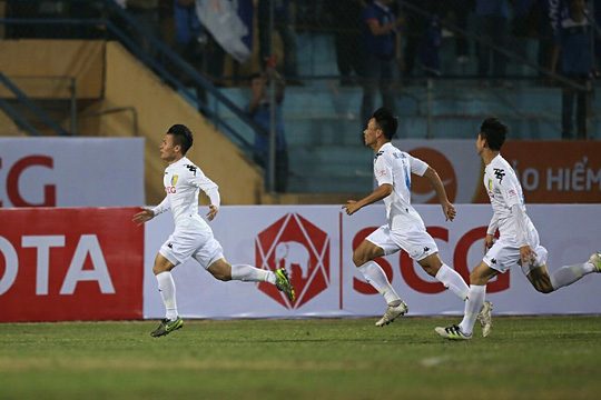 V-League mở màn: Nhân tố trẻ tỏa sáng