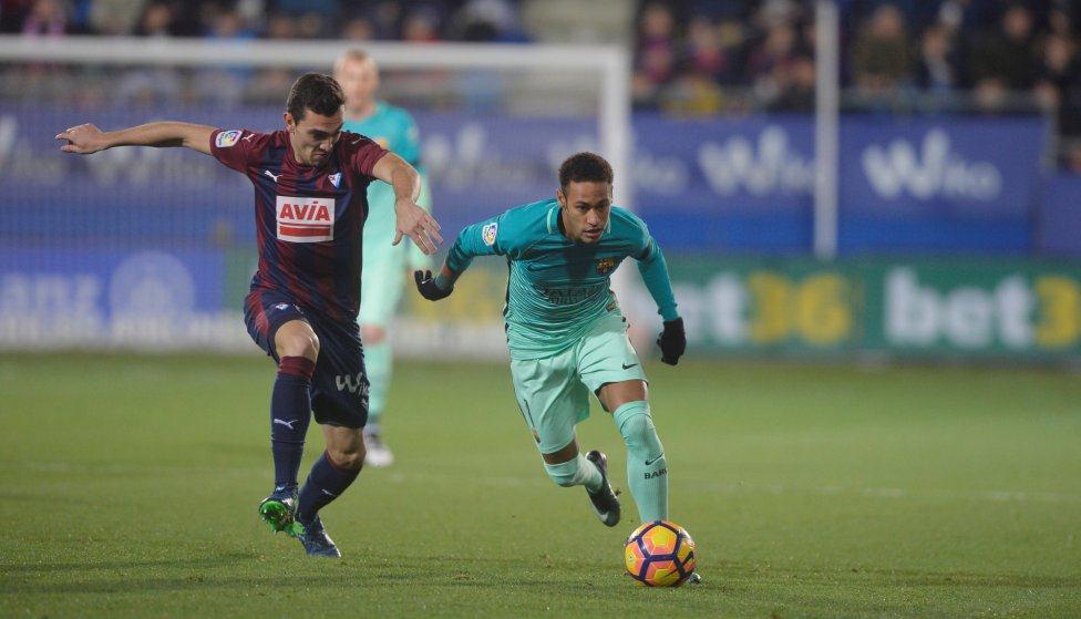Neymar đã bắt kịp Ronaldinho