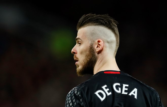 Kiểu tóc thời thượng của De Gea hứng bão chỉ trích
