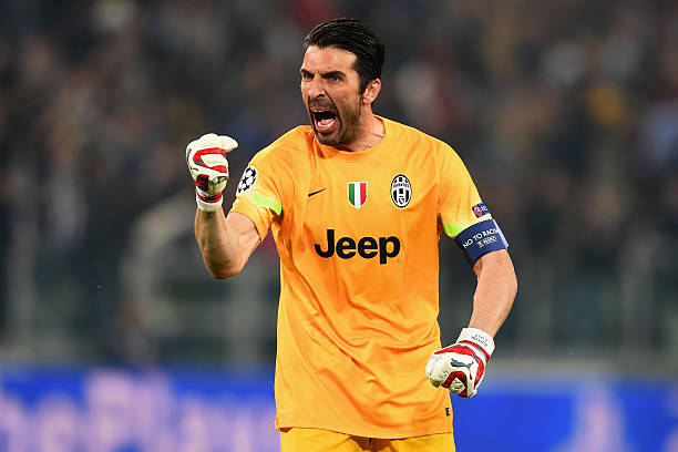 Góc Juventus: Allegri và bài toán thay thế Buffon