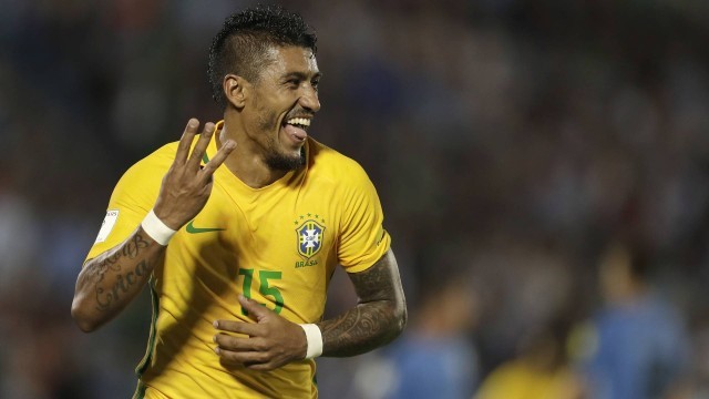 Sao Brazil quảng cáo cá cược cùng diễn viên phim cấp 3