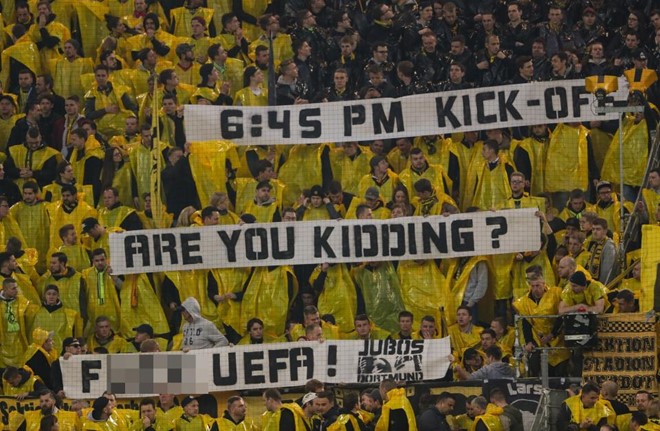 ‘UEFA đối xử với Dortmund như con vật’