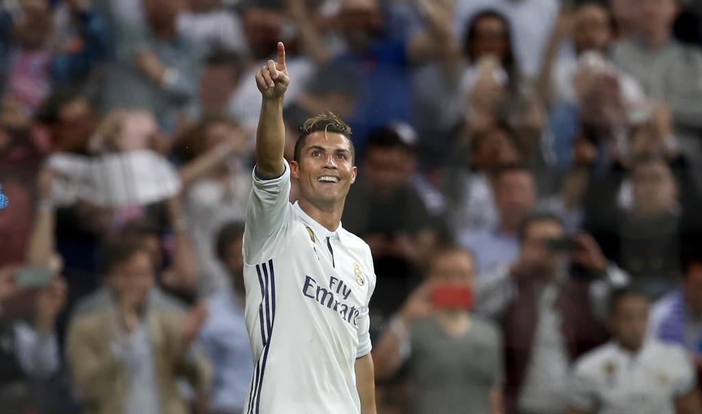 Ronaldo đang “cứu” cây đinh ba BBC của Real Madrid