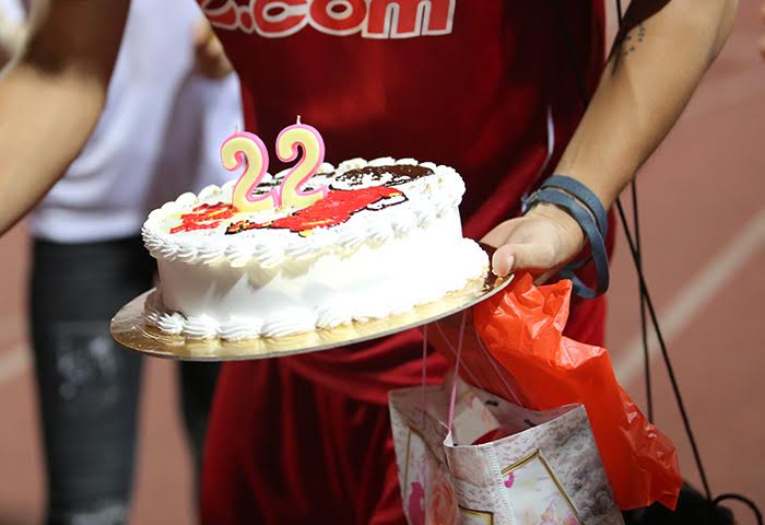 Ảnh bài viết Fan nữ tặng quà bất ngờ, Tuấn Anh xúc động suýt khóc