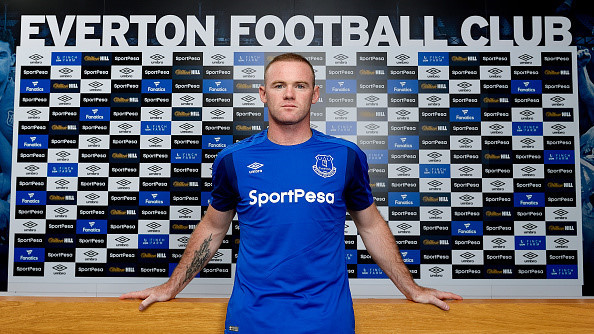 Rooney tiết lộ bí mật trong suốt quãng thời gian khoác áo MU