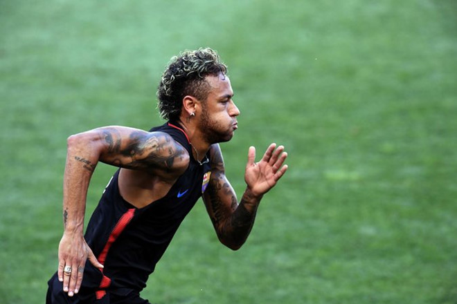 PSG mua Neymar: Nửa tỷ USD đổi lấy sự tôn trọng