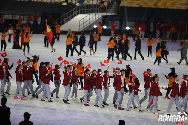 Trực tiếp Lễ khai mạc SEA Games 29: Cờ đỏ sao vàng tung bay trên sân Bukit Jalil - Bóng Đá