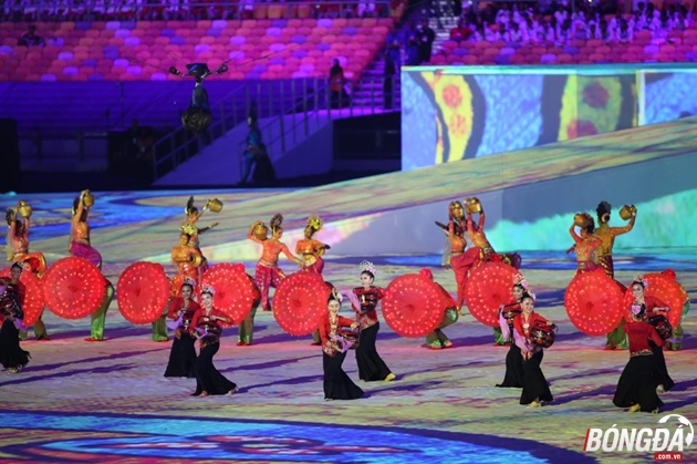 Trực tiếp Lễ khai mạc SEA Games 29: Quốc vương Malaysia tuyên bố khai mạc - Bóng Đá