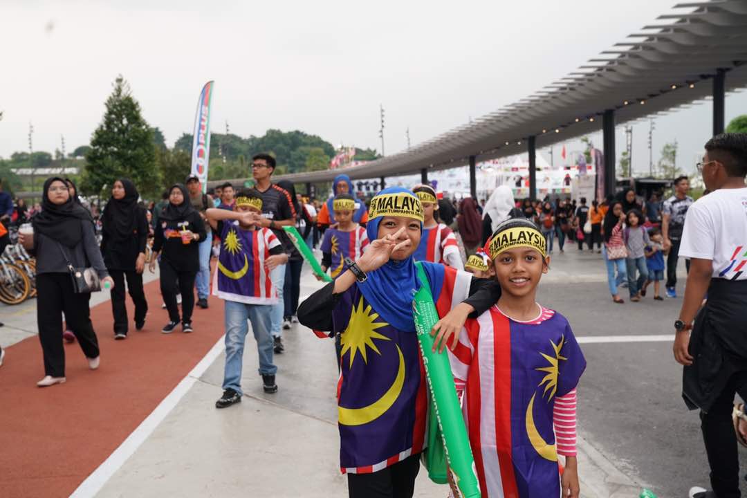Trước lễ bế mạc SEA Games 29: Dòng người từ mọi ngả tập kết về Bukit Jalil - Bóng Đá