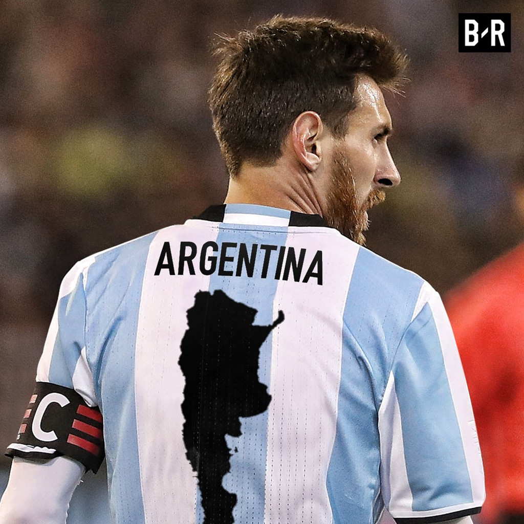 Ảnh chế vị cứu tinh Messi còng lưng gánh tạ Argentina | Bóng Đá