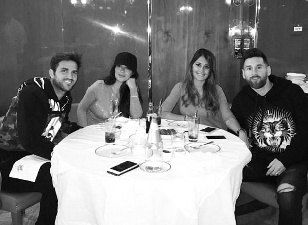 Messi và Ramos cùng đi ăn ở London sau gala 'The Best'