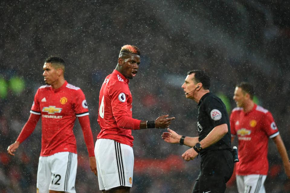 Ảnh bài viết Sir Alex về hưu, MU hết được trọng tài ưu ái