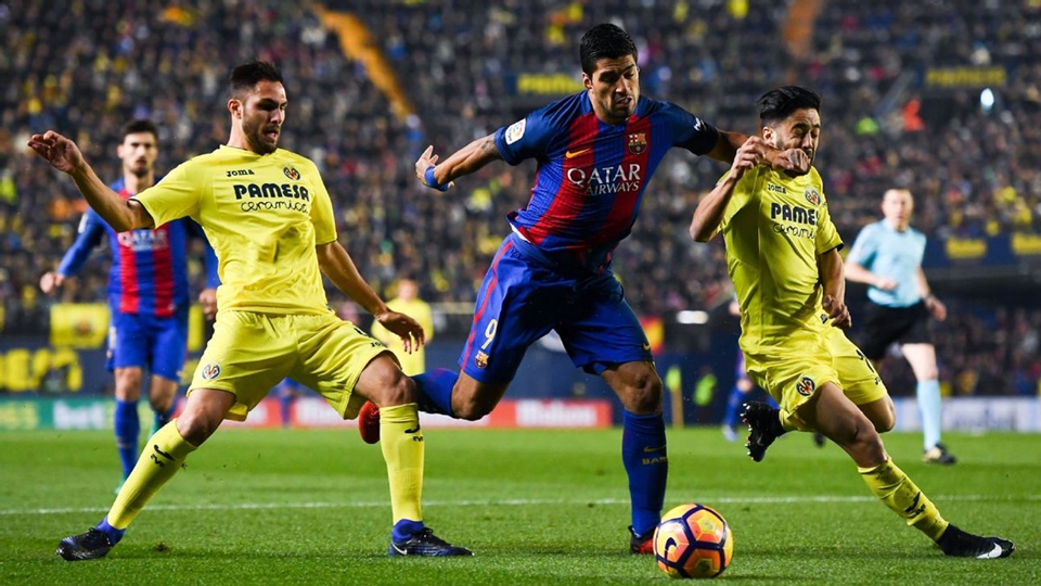 Barcelona và mặt trái của 4-4-2