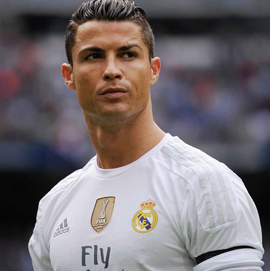 Ronaldo de Lima - cầu thủ bóng đá tài năng với những bàn thắng đẹp mắt, đã làm say lòng hàng triệu người hâm mộ bóng đá trên thế giới. Chắc chắn bạn không muốn bỏ lỡ những khoảnh khắc huyền thoại của anh ta trên sân cỏ!