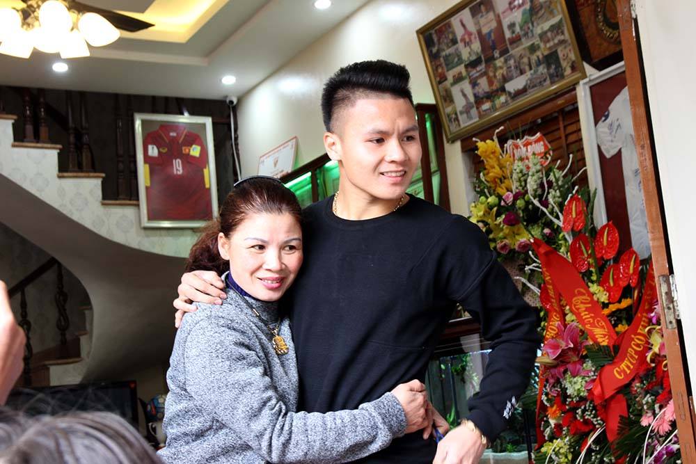 Xúc động lời chúc của sao U23 Việt Nam về mẹ ngày 8-3
