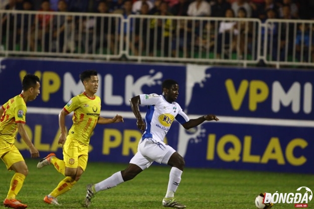 TRỰC TIẾP Hoàng Anh Gia Lai 0-0 Nam Định: Chủ nhà ép sân - Bóng Đá