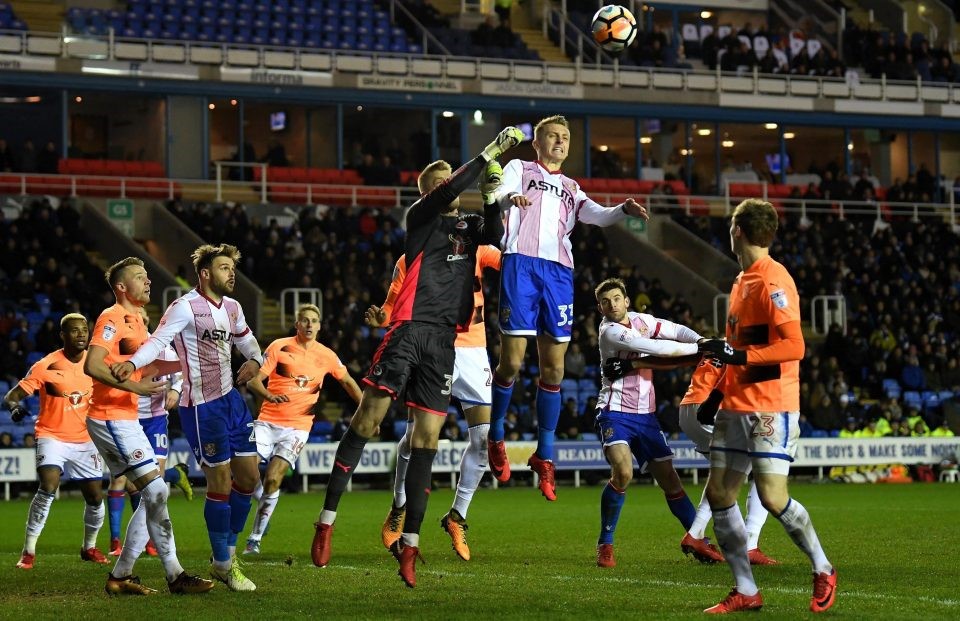 Hàng loạt đại gia Anh ngậm quả đắng trước Watford
